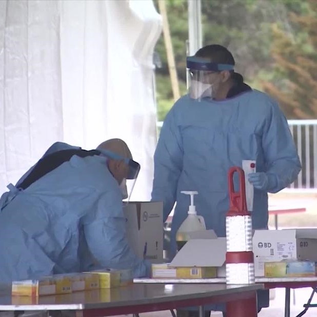 The quarantine was stamped on the hand, the traveling youth was caught at the railway station The quarantine was stamped on the hand, the traveling youth was caught at the railway station